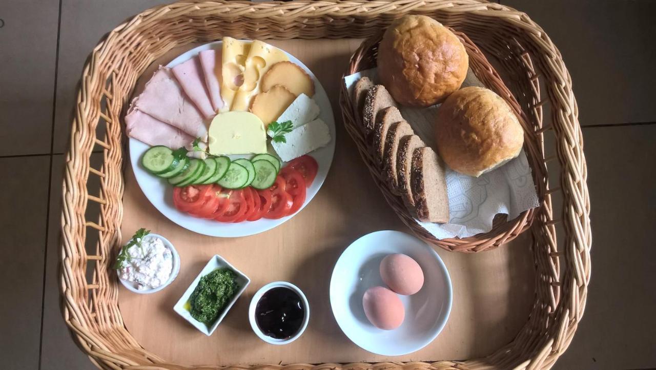 下乌斯奇基 Chochlik酒店 外观 照片